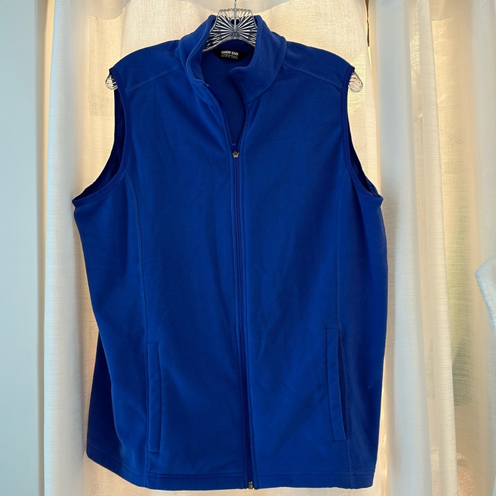 Beautiful lands end sleeveless fleece